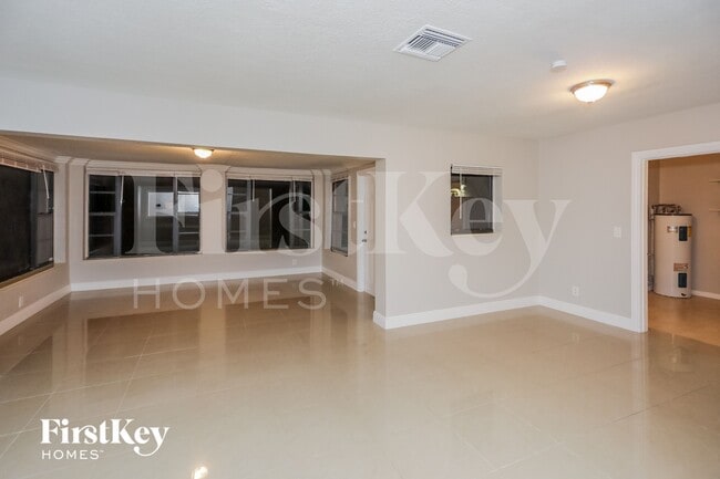 Building Photo - 6548 SW 26th St