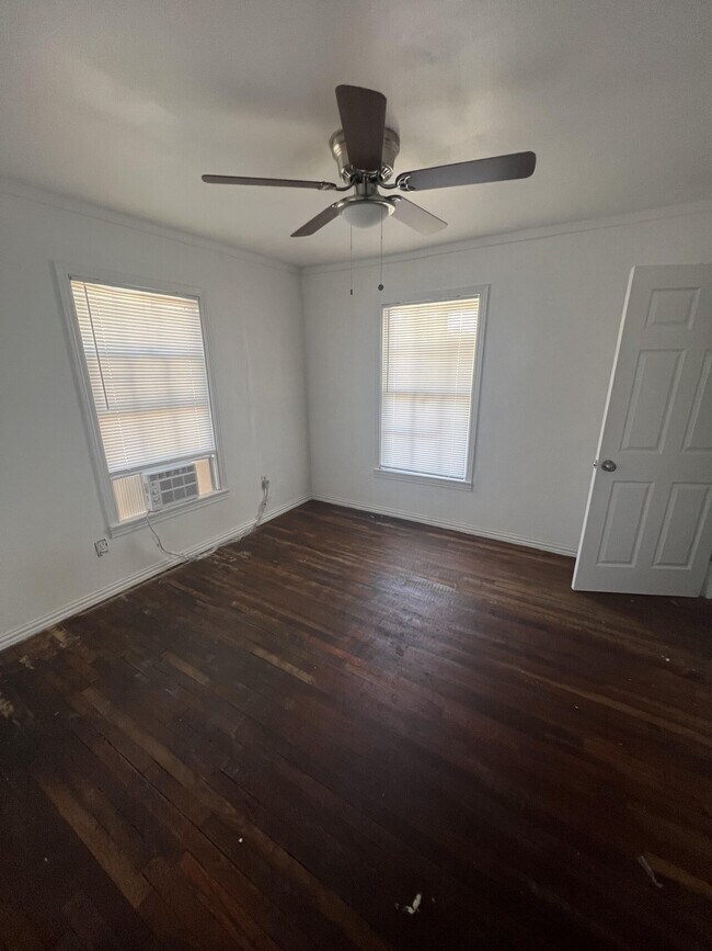 Foto del edificio - 1642 N 15A St