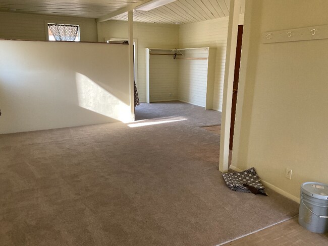 Building Photo - 1227 Burley Ave