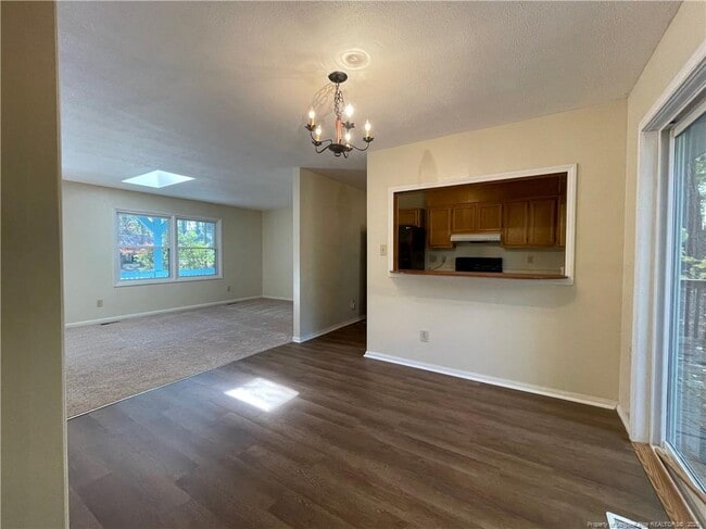 Building Photo - 711 Niven Ave