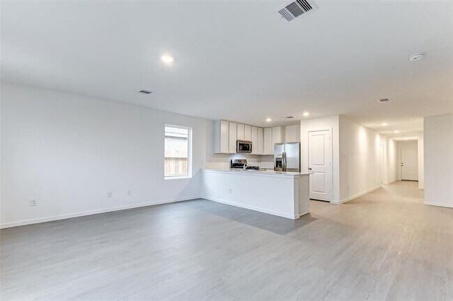 Building Photo - 16606 River Grass Trl