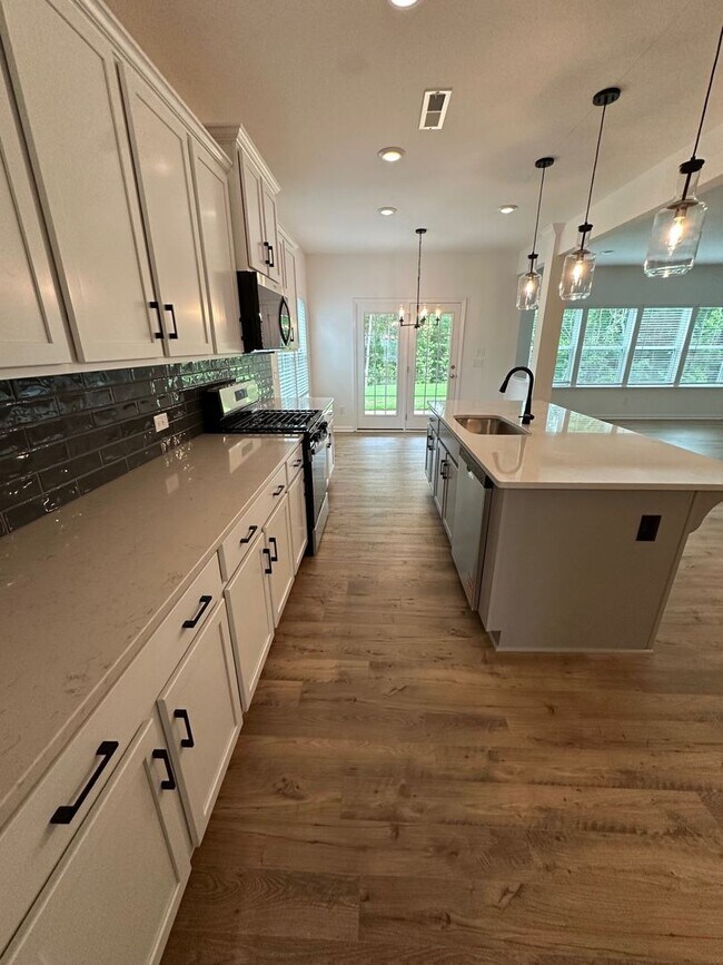 Building Photo - NEW Stonebridge Golf Course Views - Move-I...