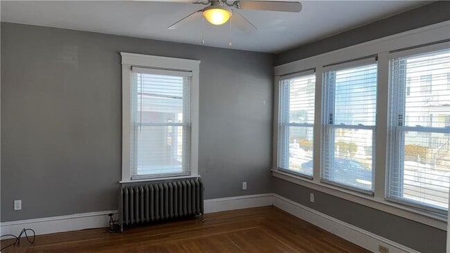 Building Photo - 56 Waltham St