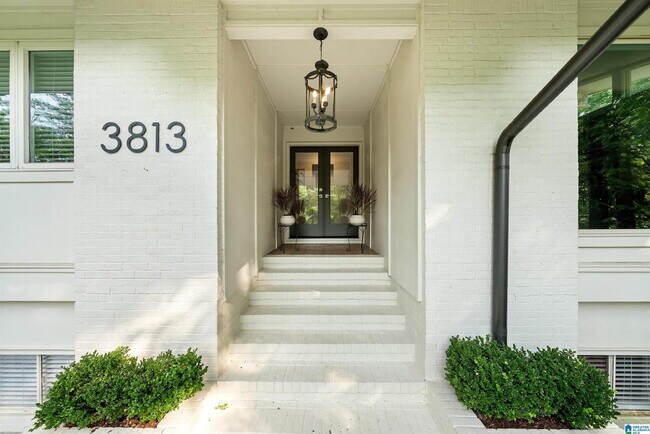 Building Photo - Mountain Brook 5 Bedroom, 3 Bath with Finished Lower Level