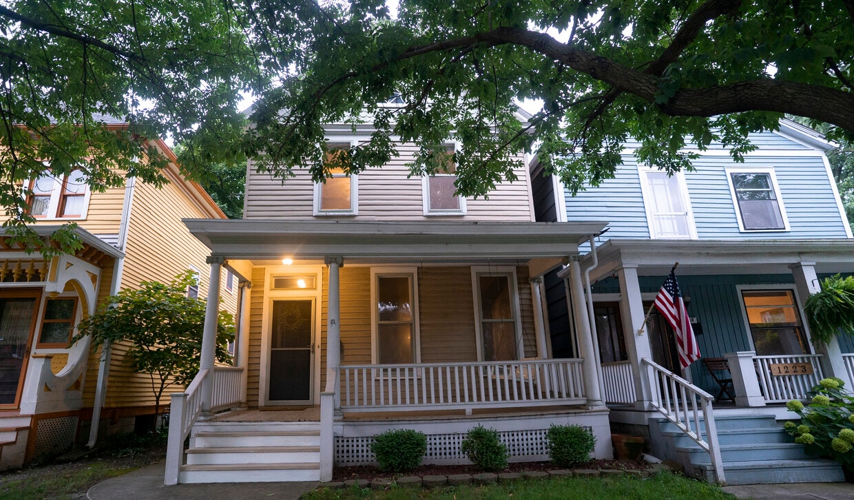 Primary Photo - 1219 W Washington Blvd