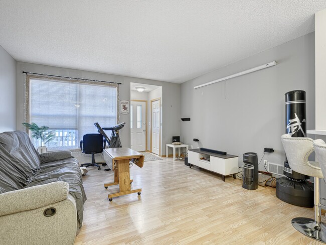Foto del edificio - 1961 Bluestem Ln