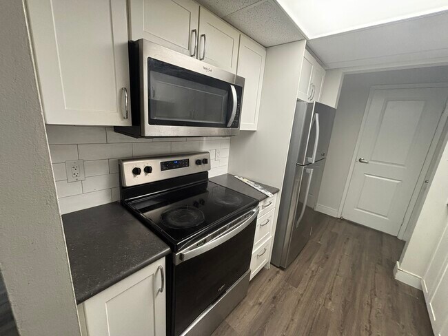 Building Photo - 499 Albert St