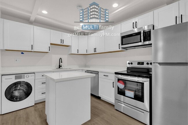 Photo - 325 N 17th Dr Townhome