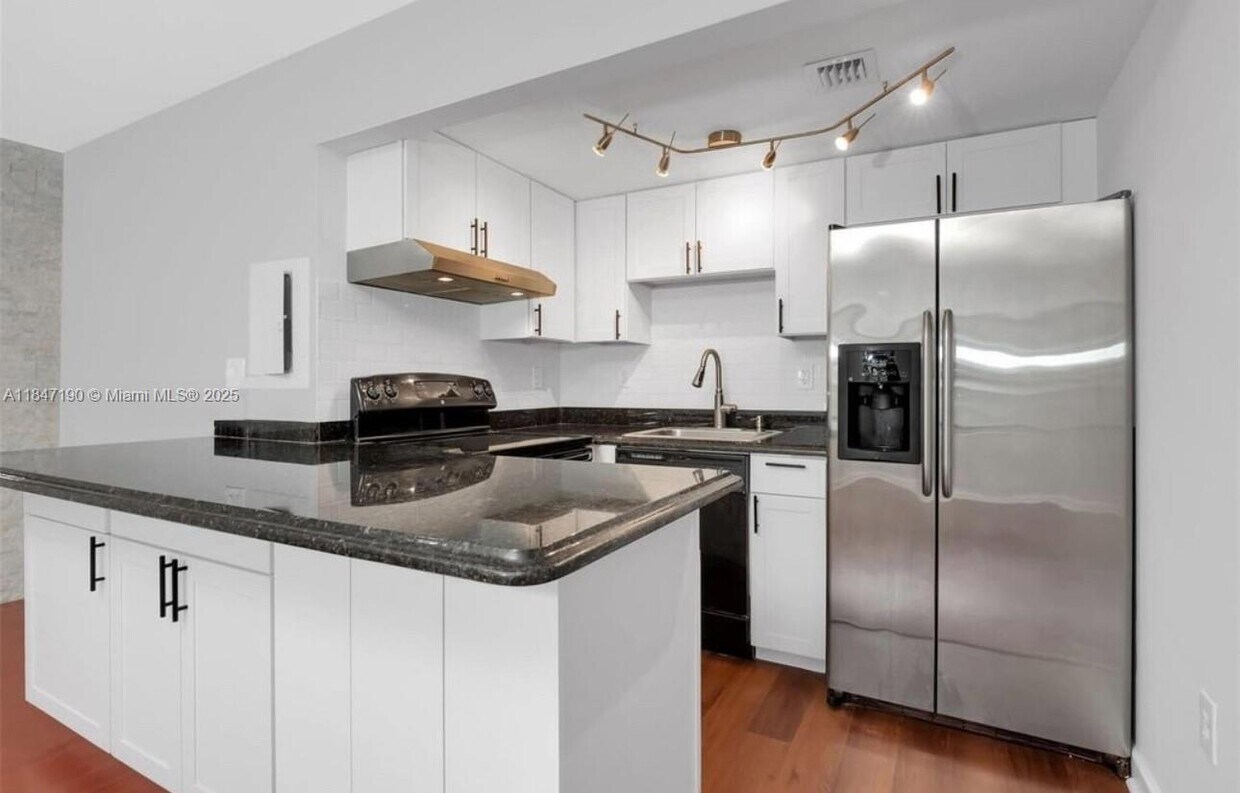 Foto principal - 950 NW 11th St