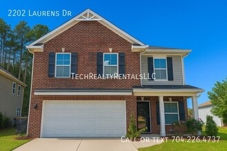 Building Photo - 2202 Laurens Dr