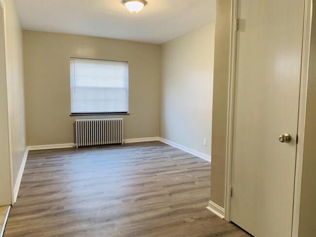Building Photo - 5531 Hamilton Ave