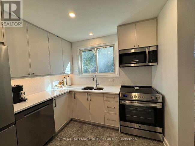 Photo du bâtiment - 1952 Bromley Rd