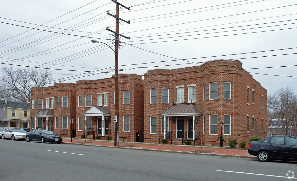 Building Photo - 1420-1430 W Cary St