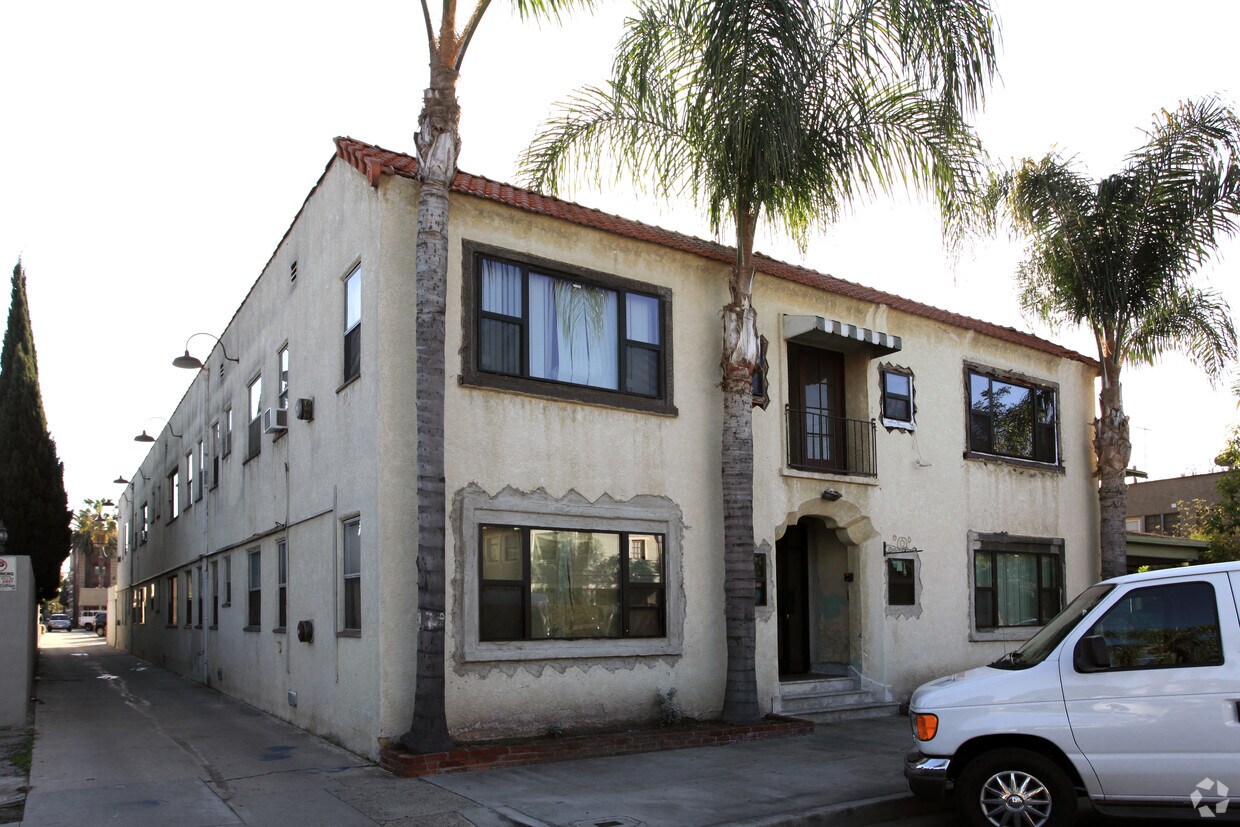 Foto principal - 820 Cedar Ave