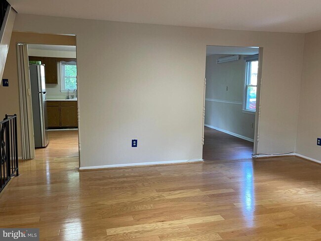 Building Photo - 211 Black Hawk Ct