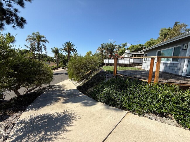 Foto del edificio - Fully Renovated Home with Stunning Farm Vi...