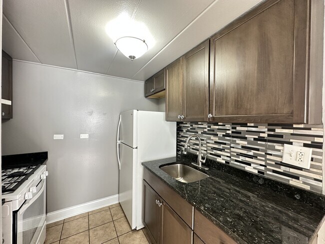 Foto del edificio - 3810 25th Ave