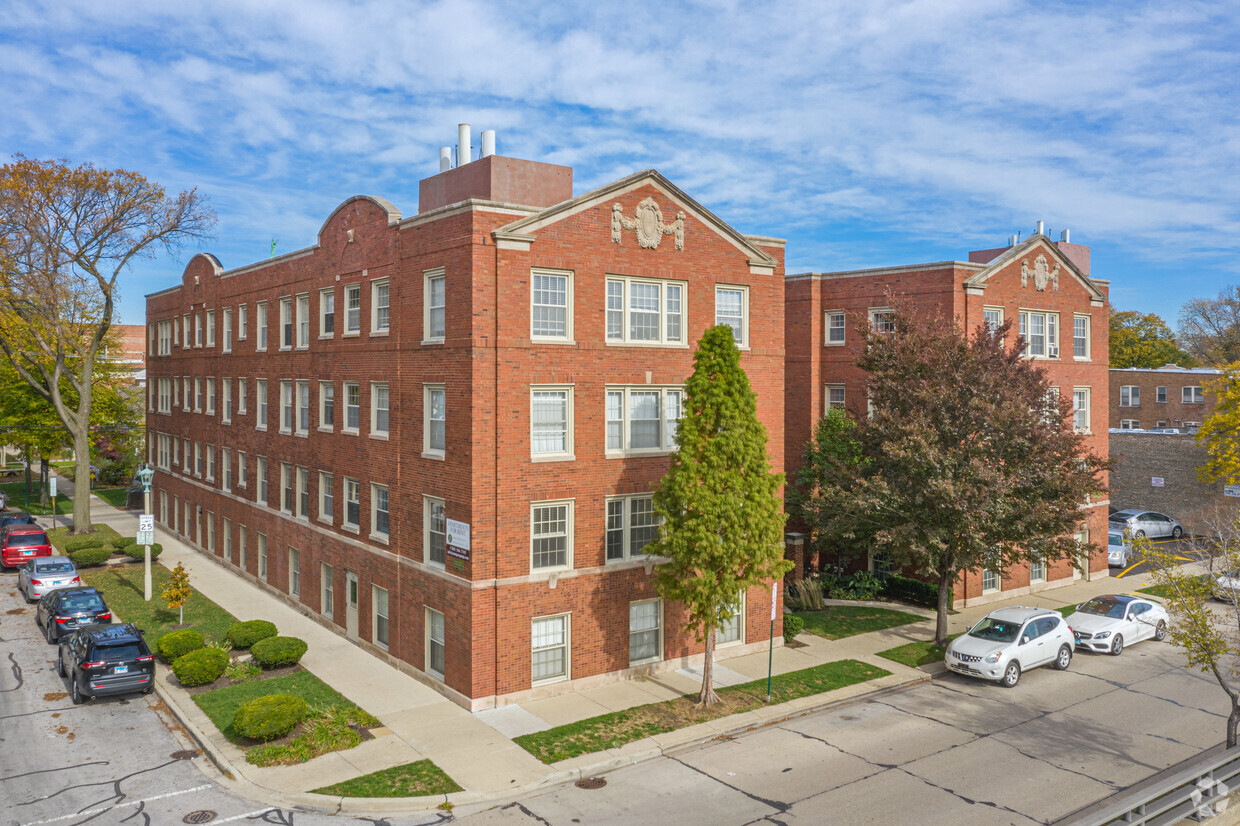 Primary Photo - Clarence & Harrison Apartments