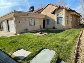 Building Photo - 19230 Elm Dr