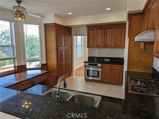 Building Photo - 27 Heatherwood