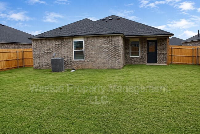 Photo - 16209 Harvester Dr House