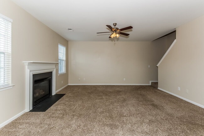 Building Photo - 4914 Lifeline Ln
