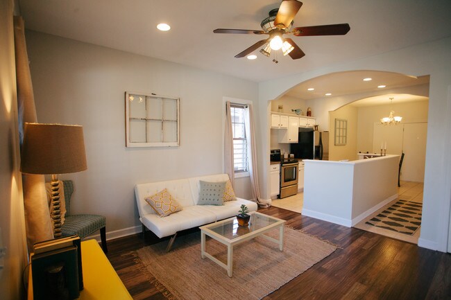 living room - 1103 Summit Ave