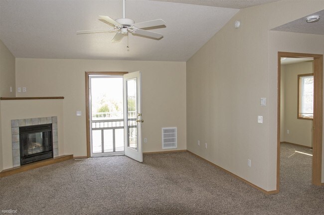 Building Photo - 805 E Ryan Dr