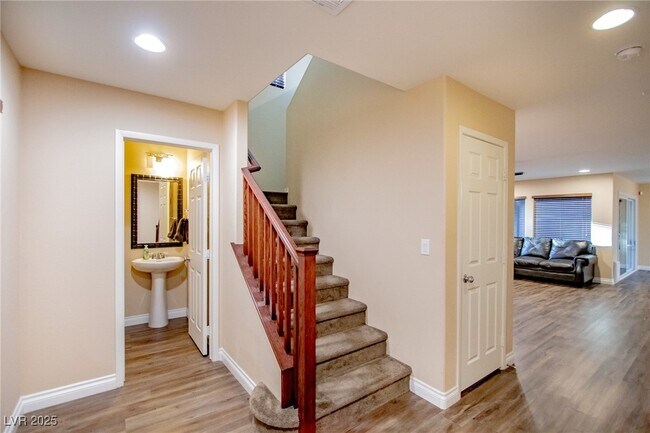 Foto del edificio - 10557 Norcross Ave