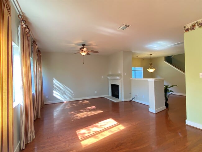 Building Photo - 5843 Sonoma Ridge