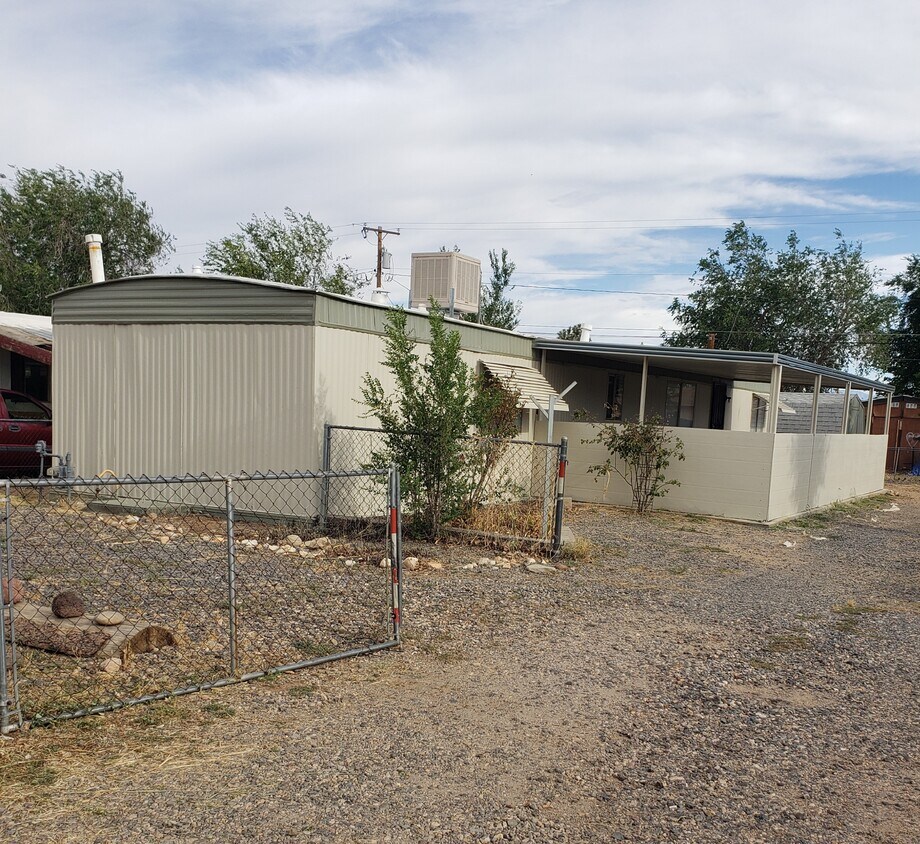 Foto principal - 2480 Carver Ave