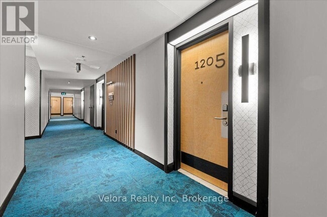 Building Photo - 161 Laurier Ave W