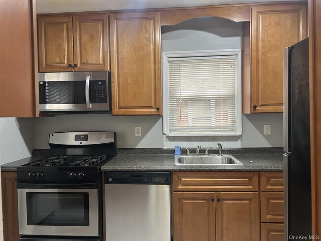 Foto del edificio - 46 Beechwood Ln