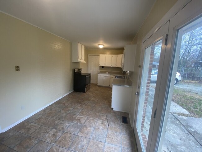 Building Photo - Welcome Home!