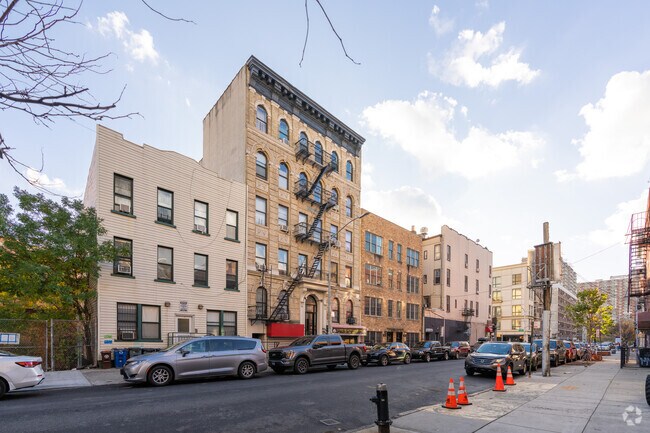 Building Photo - 108 Seigel St