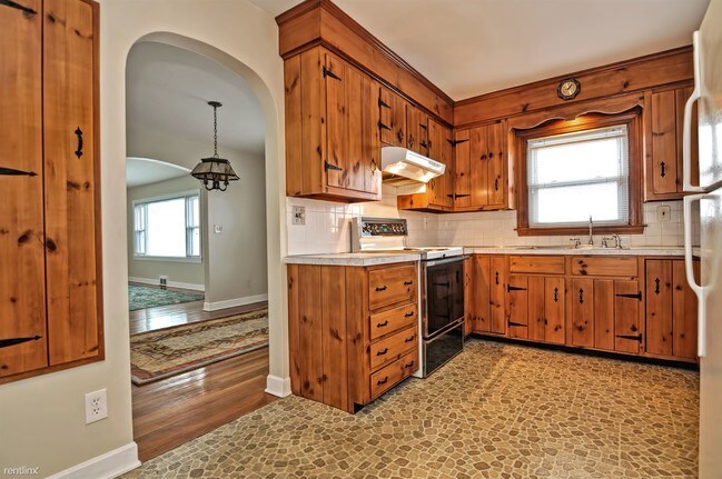 Foto del edificio - 2 br, 1.5 bath House - 2532 Pleasant St