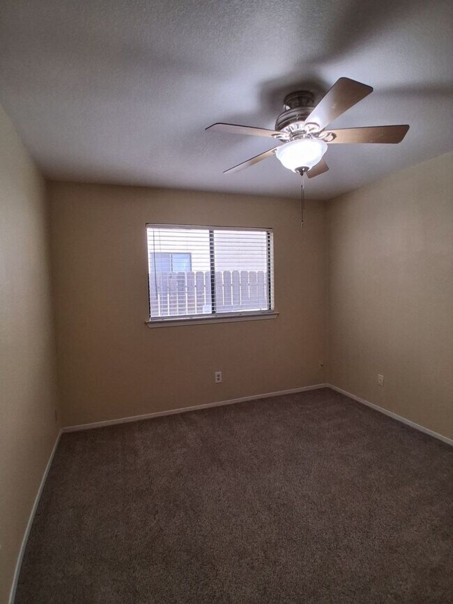 Foto del edificio - Charming Well-Maintained 3-Bed Fresno House!