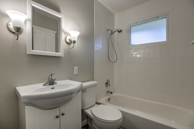 Building Photo - 3 bedroom house coming soon!