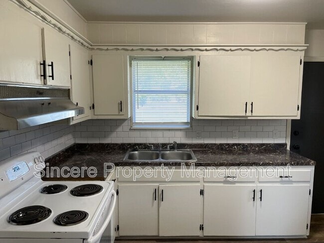 Photo - 2013 N College Ave House