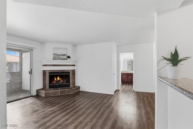 Building Photo - 2606 S Durango Dr