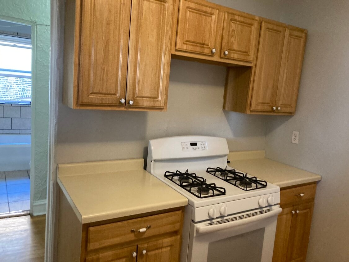 Building Photo - 5440 N Campbell Ave