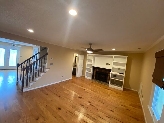 Building Photo - 524 Pine Tops Ct