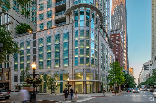 Foto del edificio - 50 E Chestnut St