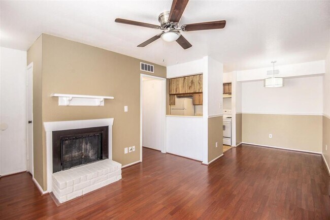 Building Photo - 18511 Egret Bay Blvd