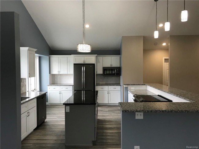 Building Photo - 8292 Walnut Creek Dr