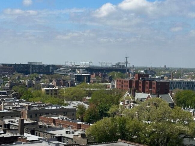 Foto del edificio - 555 W Cornelia Ave