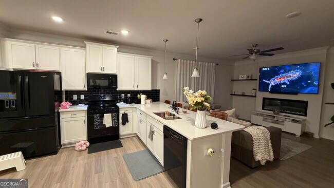 Foto del edificio - 3840 Pressley Ln