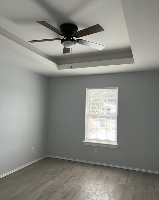 Dormitorio - 521 W Van Week St