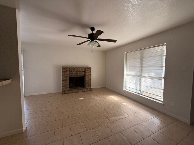 Foto del edificio - 3003 Lake Rd