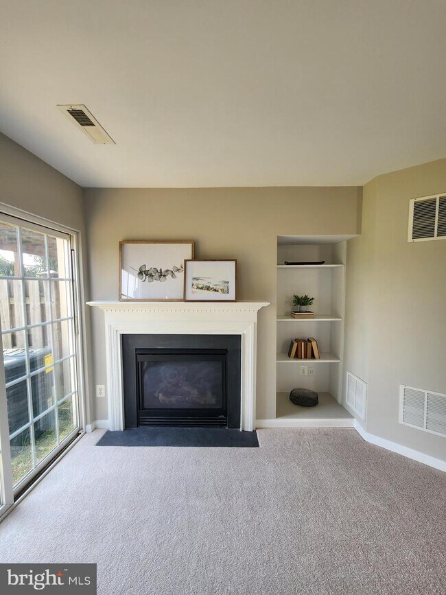 Building Photo - 9211 Cascade Falls Dr